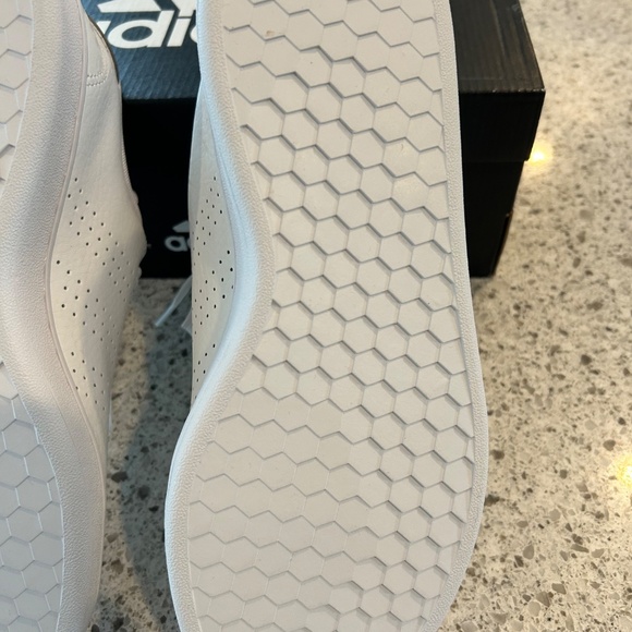 Women’s Adidas Advantage - Picture 5 of 14